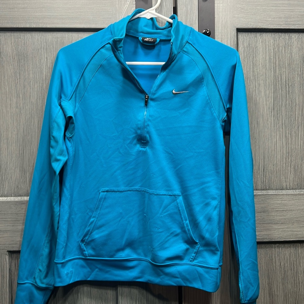 Nike quarter zip. Women’s size M